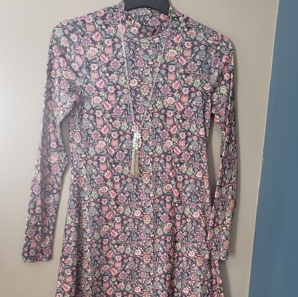 ADORABLE FLORAL MOCK NECK SHIFT DRESS🌾 - Picture 8 of 8